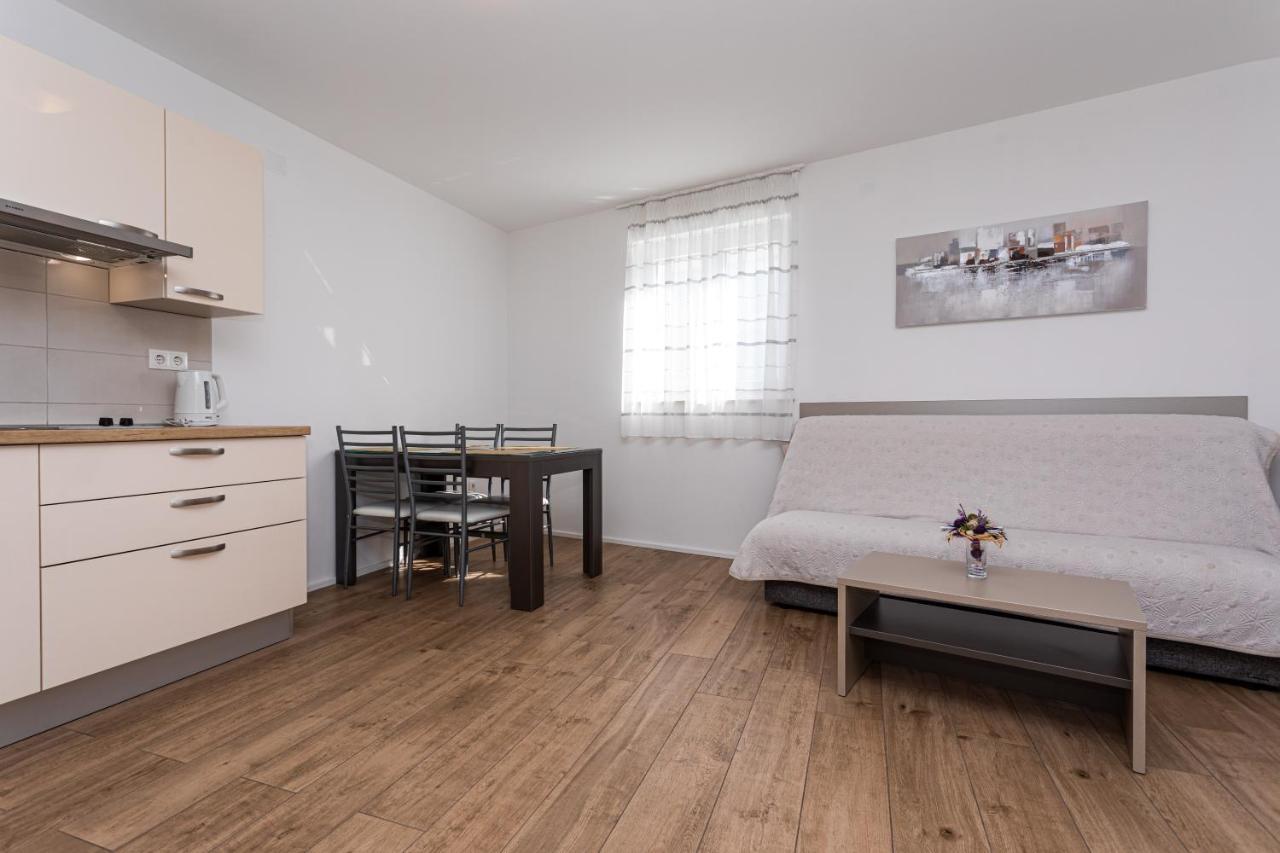 Apartments Crnekovic Tomislava 8A Baška Εξωτερικό φωτογραφία